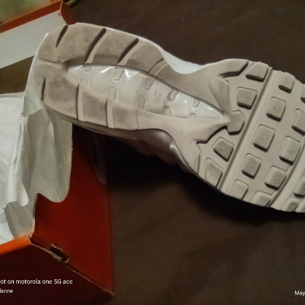 Nike Air Max 95 SE (ROSE) Condition: Pre-owned - Picture 5 of 10